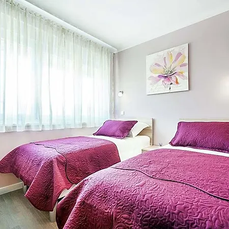In With Free Wifi Apartment