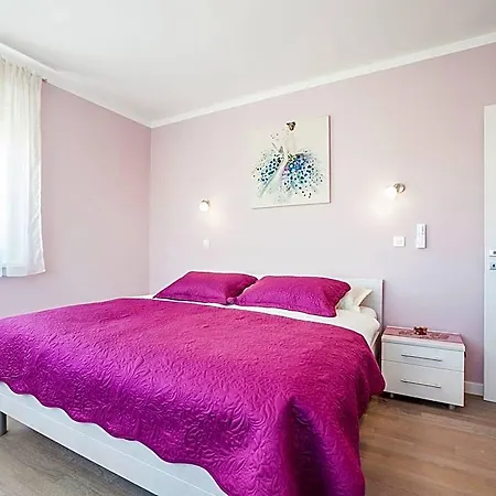 Apartment In With Free Wifi Zadar